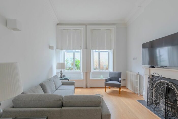 2 Bedroom Flat To Rent In Lndn-R - Rutland Gate, London, SW7