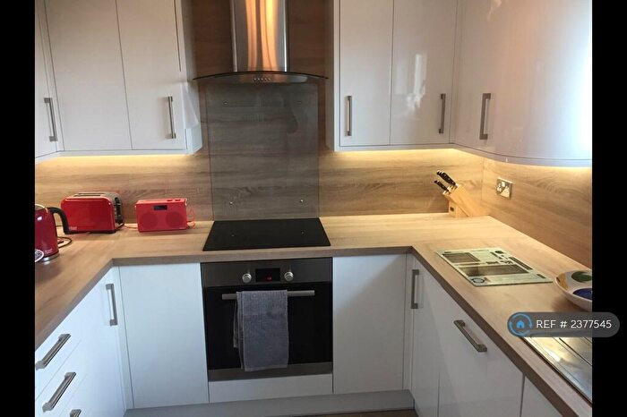 2 Bedroom Flat To Rent In Heathwood Court, Cardiff, CF14