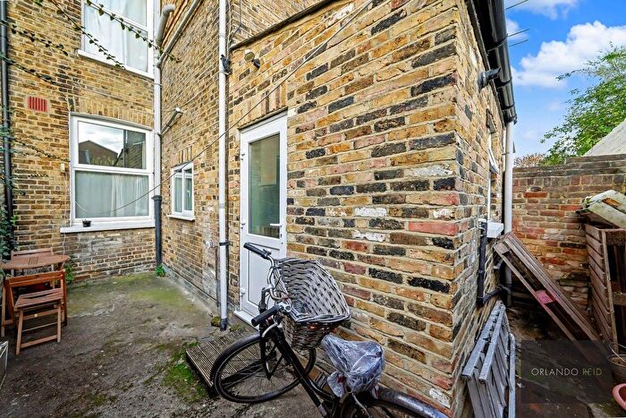 1 Bedroom Detached House To Rent In Sandmere Road, London, SW4