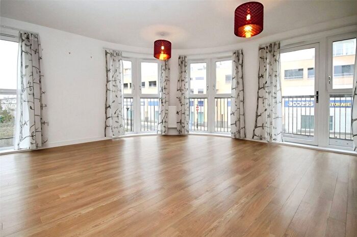 2 Bedroom Flat To Rent In Connersville Way, Croydon, CR0