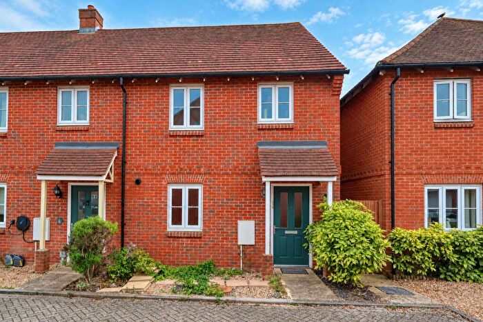 3 Bedroom End Of Terrace House For Sale In Kingshill Court, High Wycombe, Buckinghamshire, HP13