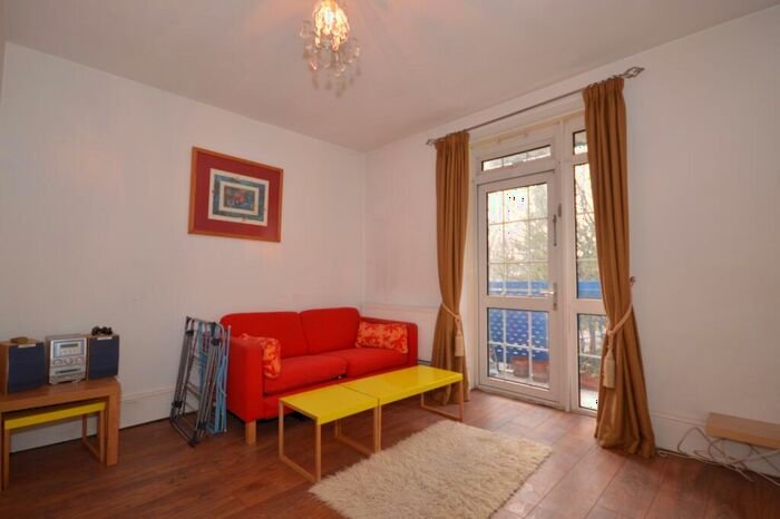 3 Bedroom Apartment To Rent In Grenada House, Limehouse Causeway, London, E14