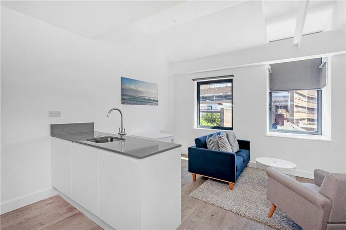 1 Bedroom Flat To Rent In High Street, Purley, CR8