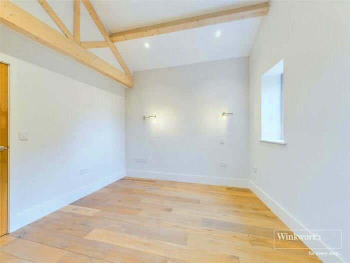 5 Bedroom Detached House For Sale In Islandstone Lane, Hurst, Reading, Berkshire, RG10