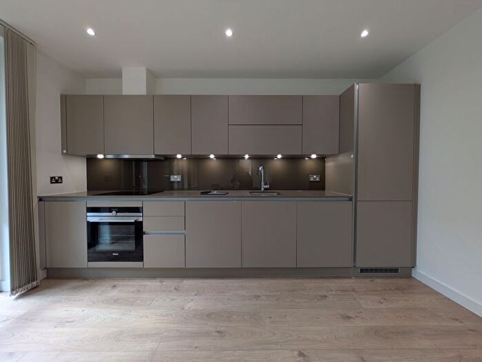 2 Bedroom Flat To Rent In Henley Heights, Caledonian Road, N1