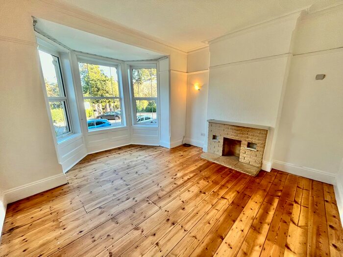 1 Bedroom Flat To Rent In Blenheim Road, Minehead, TA24