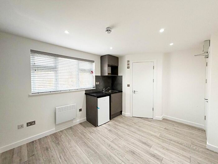 Studio To Rent In Cotton Road, Potters Bar, Hertfordshire, EN6