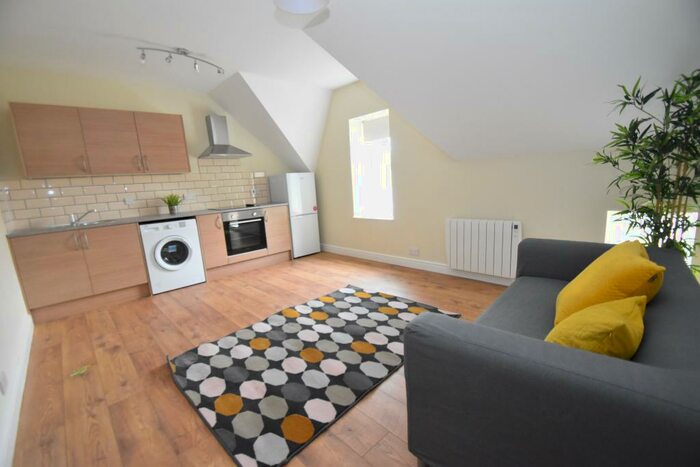 1 Bedroom Flat To Rent In Connaught Road, Roath, Cardiff, CF24