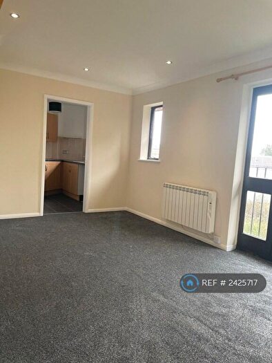1 Bedroom Flat To Rent In Chestnut House, Wickford, SS11