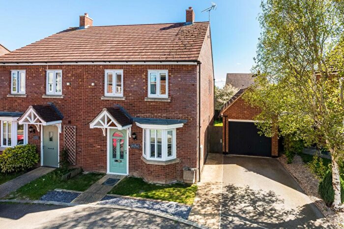 3 Bedroom Semi Detached House For Sale In Roman Fields, Chilton, OX11