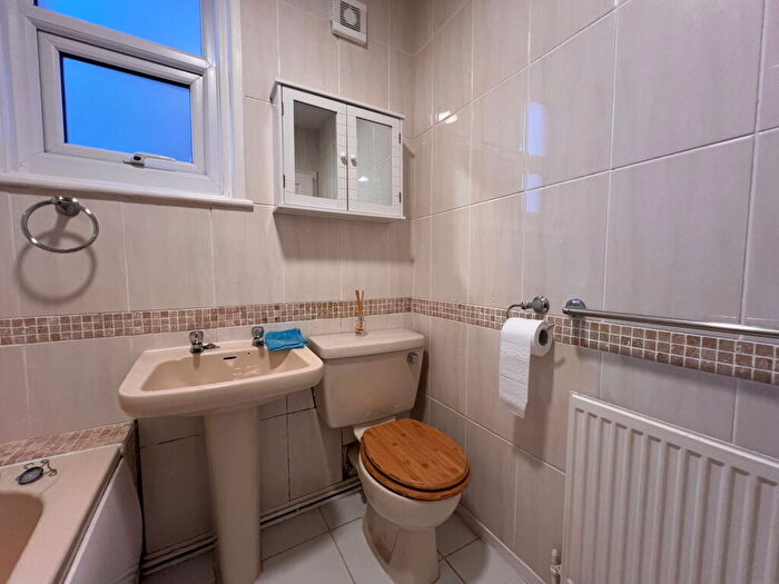 1 Bedroom Flat To Rent In Leyland Road, Southport, PR9