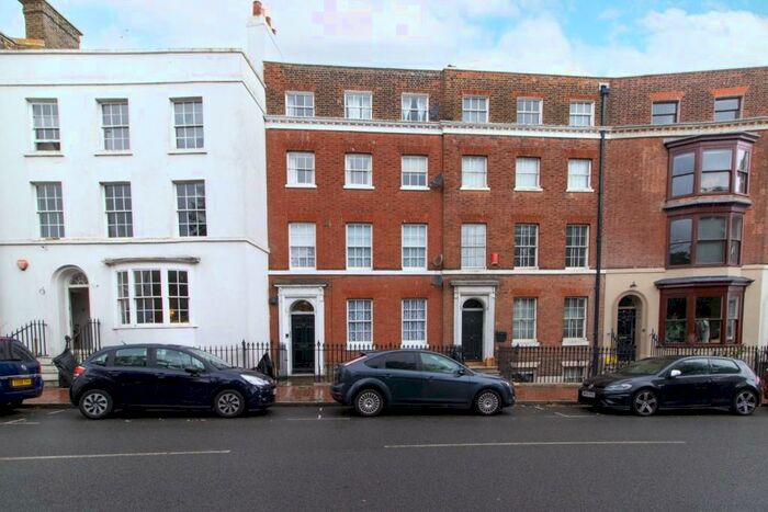 1 Bedroom Flat To Rent In Hawley Square, Margate, CT9