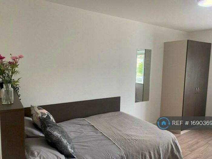 2 Bedroom Flat To Rent In Neuadd Y Castell, Bangor, LL57