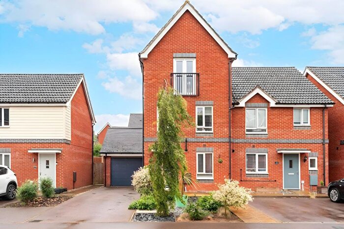 4 Bedroom Semi-Detached House For Sale In Redpoll Road, Costessey, NR8