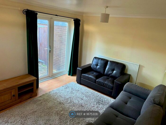3 Bedroom Terraced House To Rent In Clarence Avenue, London, SW4