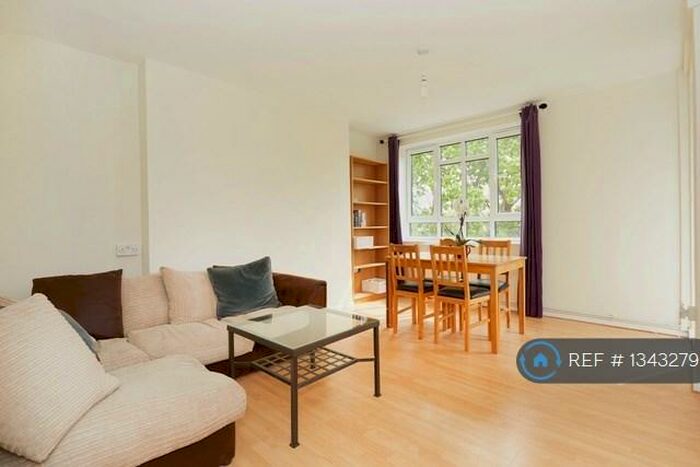 2 Bedroom Flat To Rent In Dan Bryant House, London, SW12