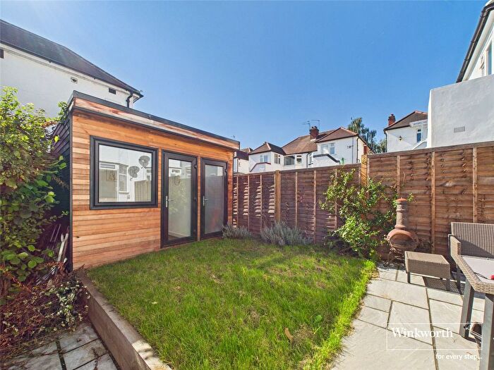 1 Bedroom Flat For Sale In Wells Drive, Kingsbury, London, NW9