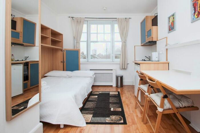 Studio To Rent In Fulham Palace Road, Hammersmith, London, W6