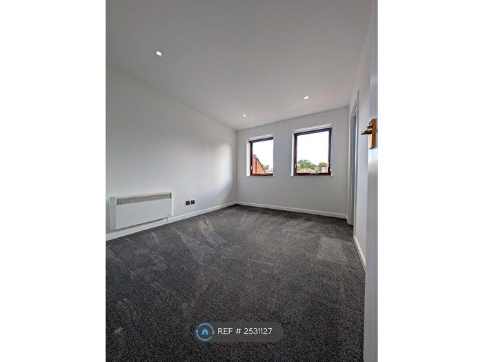 1 Bedroom Flat To Rent In Boullen Court, Sutton, SM1