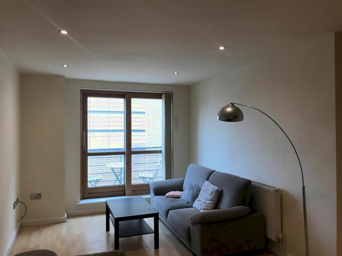 2 Bedroom Flat To Rent In Balmoral Place, Leeds, West Yorkshire, LS10