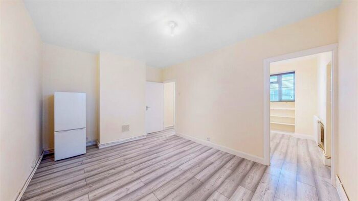 1 Bedroom Apartment To Rent In Angel House, Pentonville Road, Angel, N1