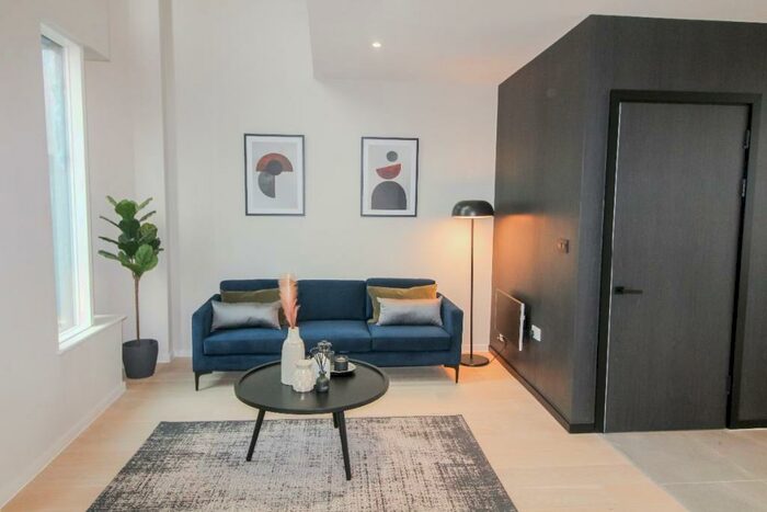 3 Bedroom Apartment To Rent In City Gardens, M15