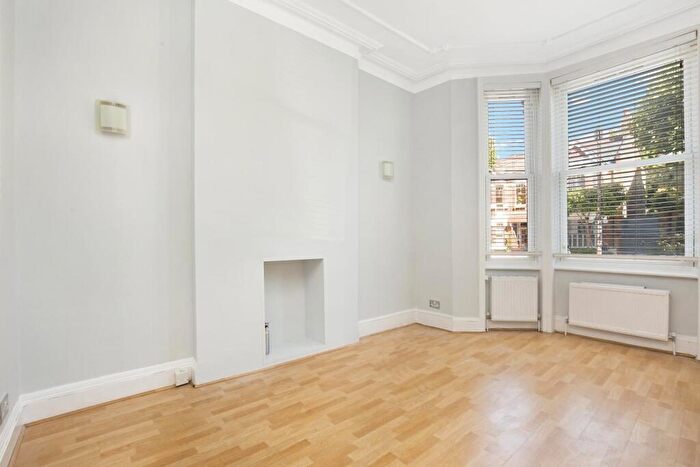 2 Bedroom Flat To Rent In Keslake Road, Queens Park, London, NW6