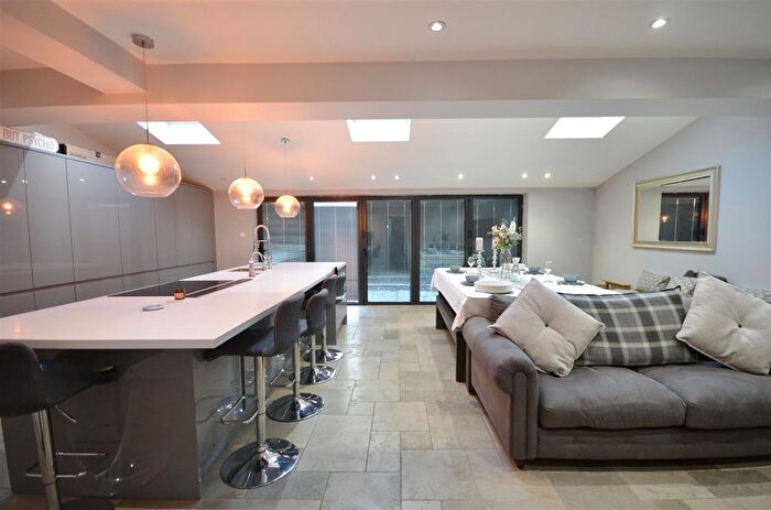 4 Bedroom Semi-Detached House For Sale In Carisbrooke Avenue, Watford, WD24