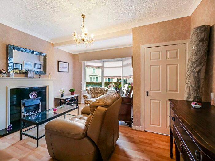 2 Bedroom Semi-Detached House For Sale In Strowan Crescent, Sandyhills, Glasgow, G32