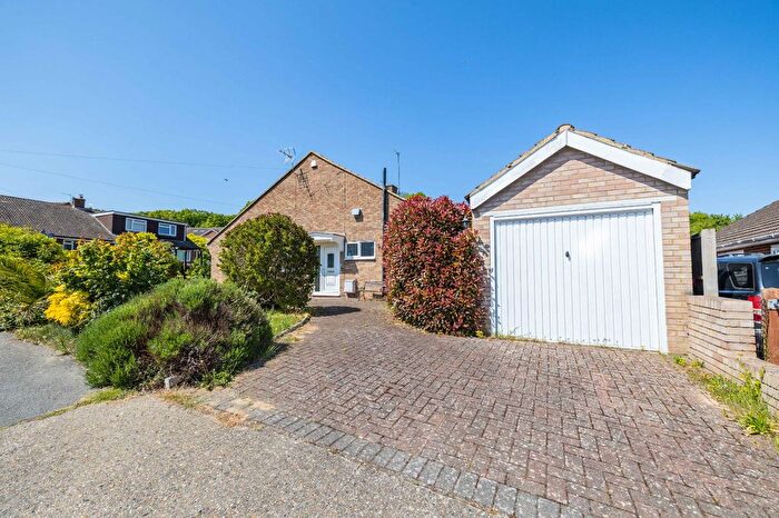 2 Bedroom Bungalow For Sale In Oakwood Road, Sturry, Canterbury, Kent, CT2