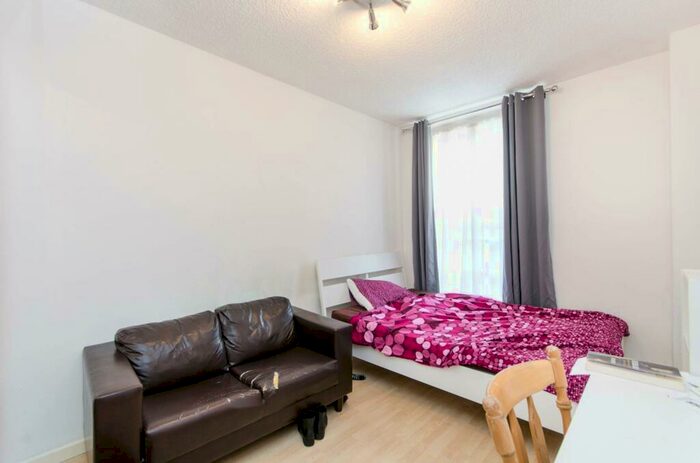 2 Bedroom Flat To Rent In Penfold Street, St John's Wood, London, NW8