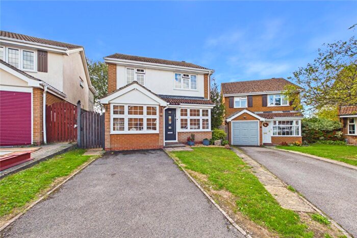 3 Bedroom Detached House For Sale In Fulmar Close, Basingstoke, Hampshire, RG22