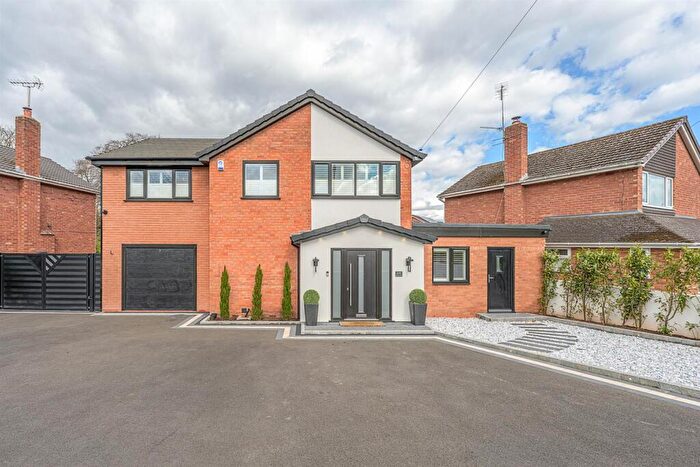 5 Bedroom Detached House For Sale In Berkeley Drive, Kingswinford, DY6