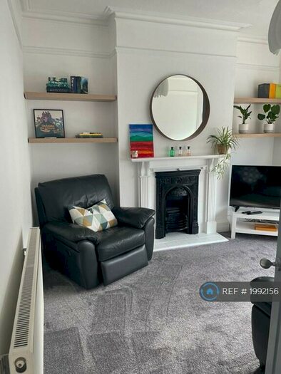 2 Bedroom Flat To Rent In First Floor, Tooting Mitcham, CR4