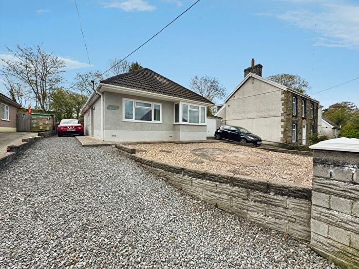 3 Bedroom Detached Bungalow For Sale In Glynhir Road, Pontarddulais, Swansea, West Glamorgan, SA4