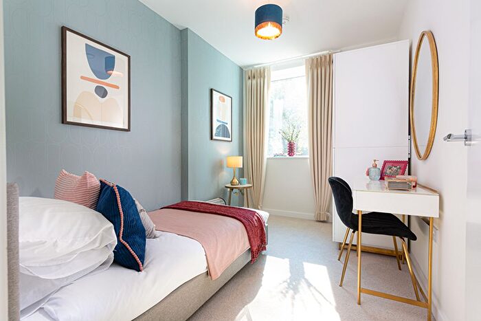 2 Bedroom Flat For Sale In Westhorpe Gardens, London, NW4