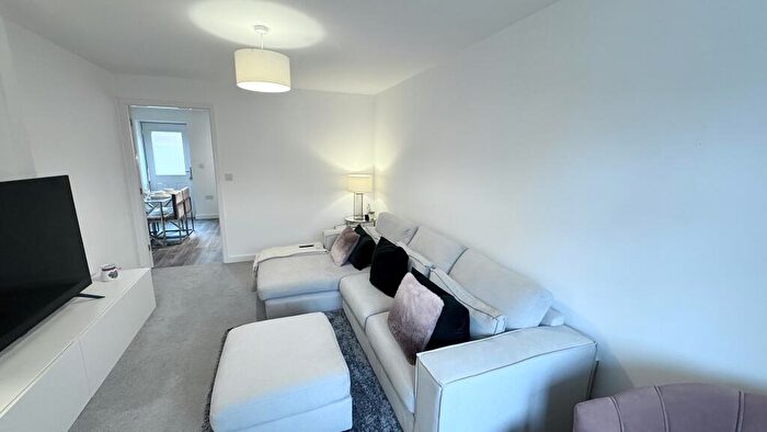 2 Bedroom Semi-Detached House For Sale In Harcourt Grove, Leicester, LE7