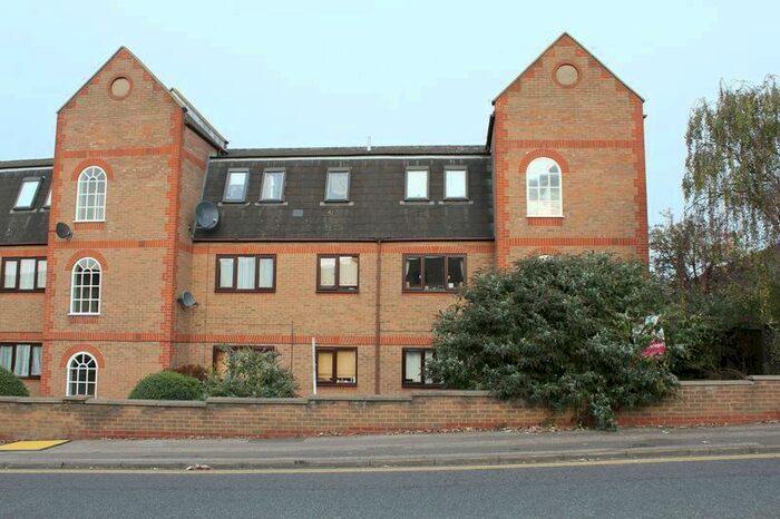 2 Bedroom Flat To Rent In Fletton Avenue, Peterborough, PE2