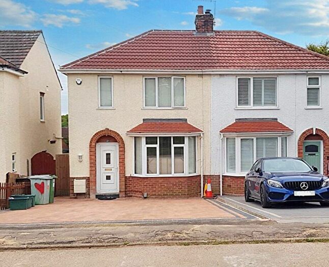 3 Bedroom Semi-Detached House To Rent In St. Andrews Avenue, Colchester, Essex, CO4