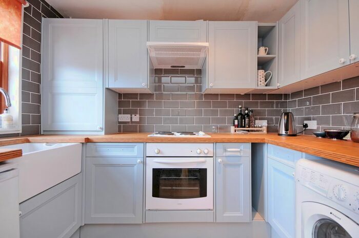 1 Bedroom Flat To Rent In Mayfield Road, London, W12