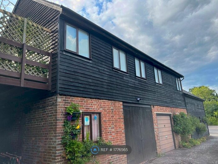 3 Bedroom Flat To Rent In High Street, Near Uckfield, TN22