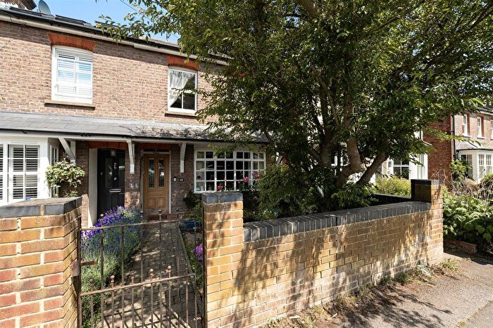 3 Bedroom End Of Terrace House For Sale In Willoughby Road, Harpenden, AL5