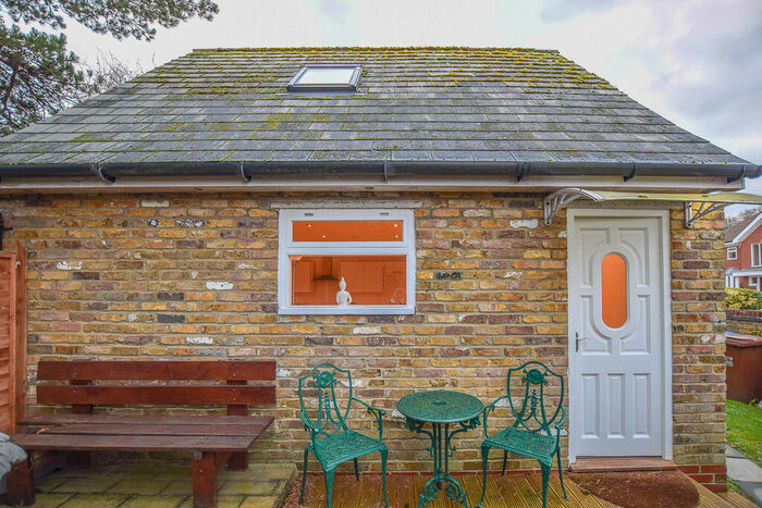 1 Bedroom Ground Maisonette To Rent In Firs Wood Close, Potters Bar, EN6