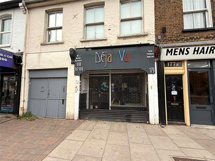 1 Bedroom End Of Terrace House For Sale In Chase Side, Enfield, EN2