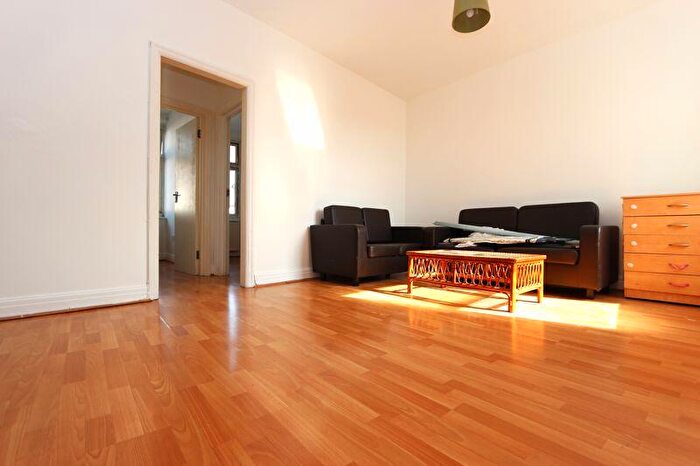 2 Bedroom Flat To Rent In Lordship Lane, Wood Green, N22