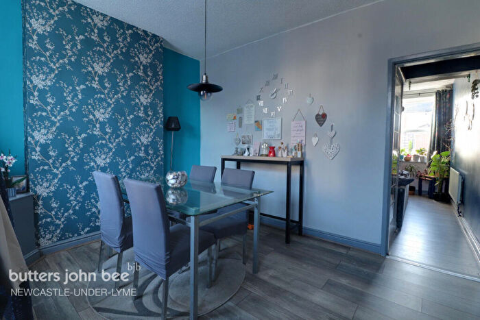 3 Bedroom End Of Terrace House For Sale In Grove Street, Newcastle, ST5