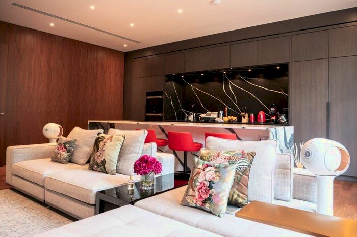 2 Bedroom Flat To Rent In Ennismore Gardens, Knightsbridge, London, London Borough Of Westminster, SW7