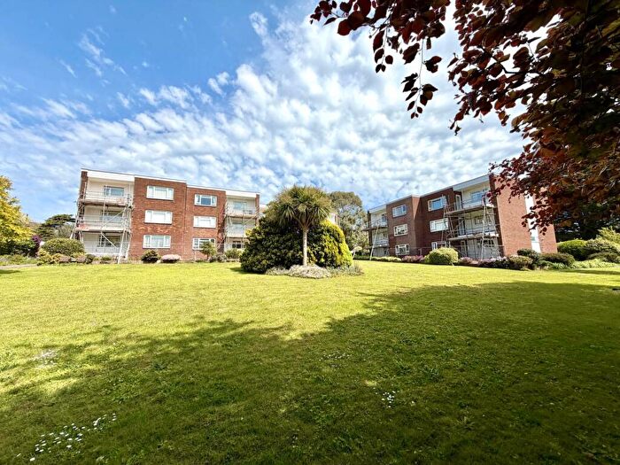 2 Bedroom Flat For Sale In Douglas Avenue, Exmouth, EX8