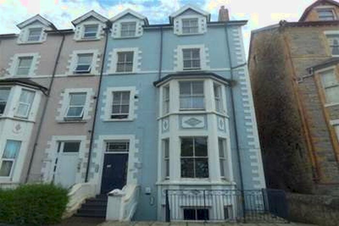 2 Bedroom Flat To Rent In Bay View Road, Colwyn Bay, LL29