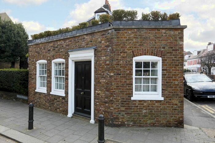 1 Bedroom Flat To Rent In High Street Wimbledon, London, SW19